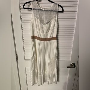 BCBG white dress size 8 - gorgeous